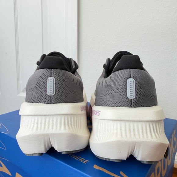 Brooks Glycerin Max 2 Road Running Shoes Gray/Coconut/Metallic Sz 7 Athletic - Picture 4 of 16